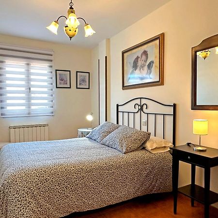 Casa Rural Las Condesas 桑托多明戈德锡洛斯 外观 照片