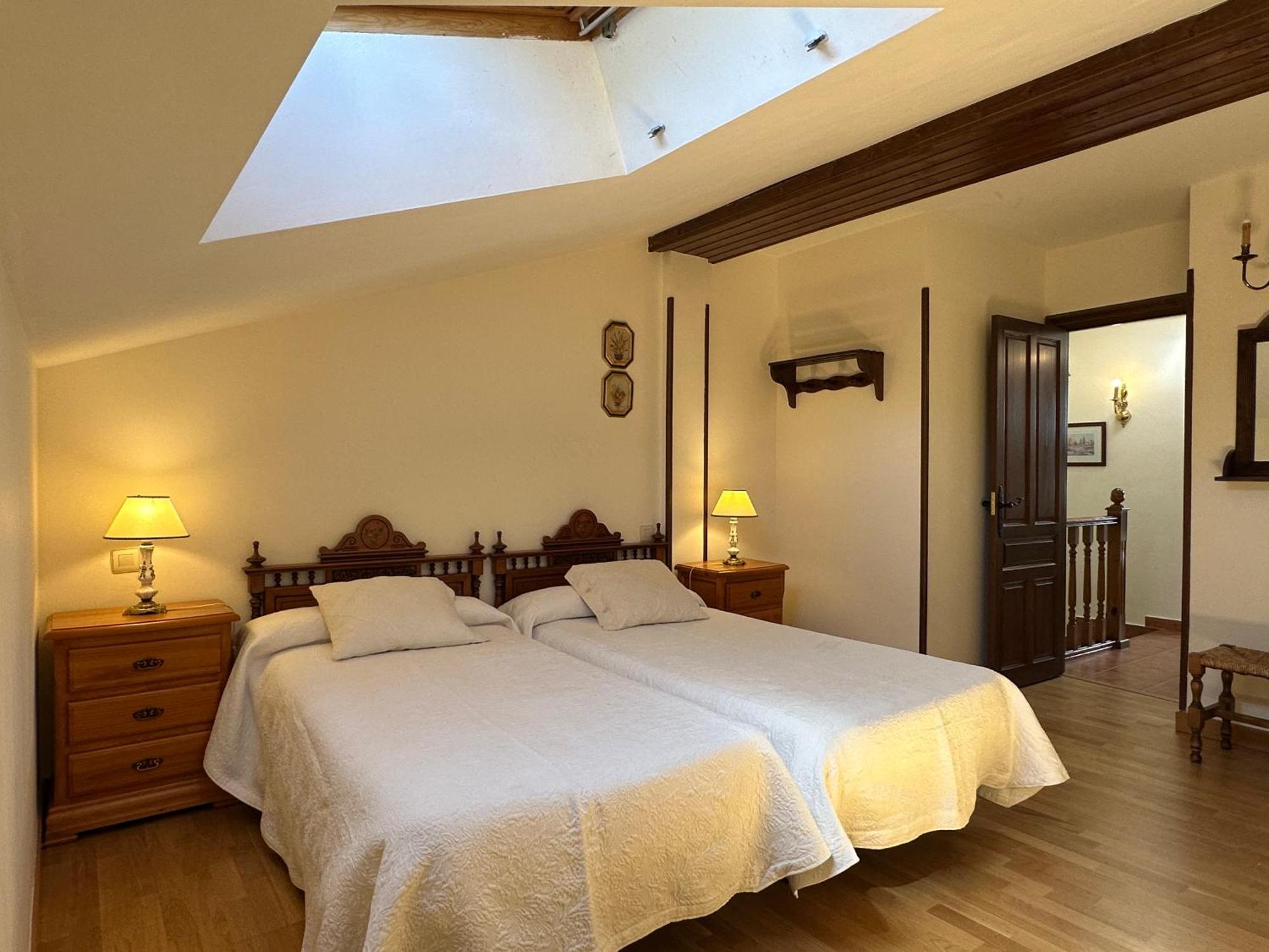 Casa Rural Las Condesas 桑托多明戈德锡洛斯 外观 照片